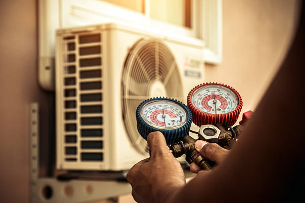 Professional Hvac technician working in Zebulon, GA